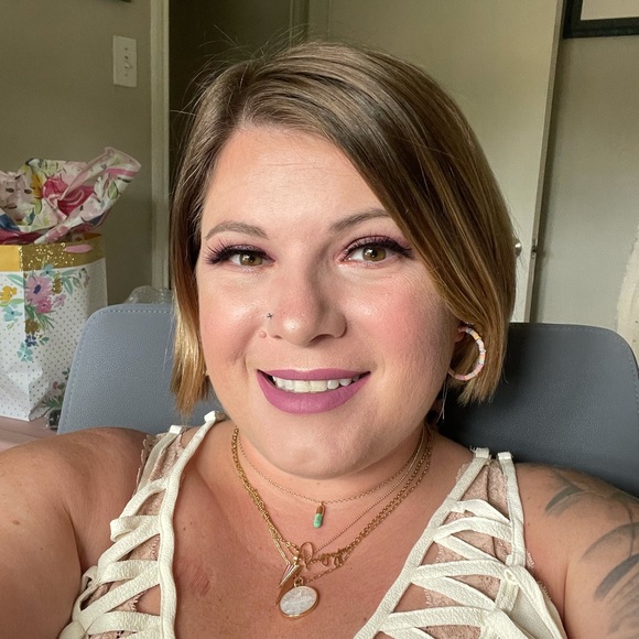 Meet your Posher, Paige - Picture 8 of 16